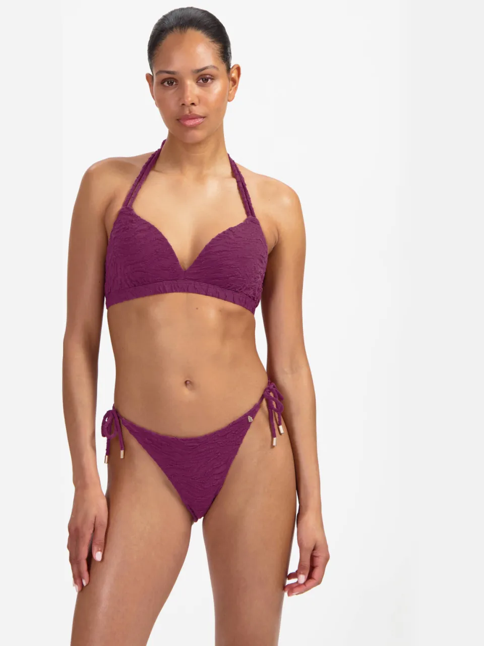 Beachlife voorgevormde halter bikinitop met textuur donkerpaars