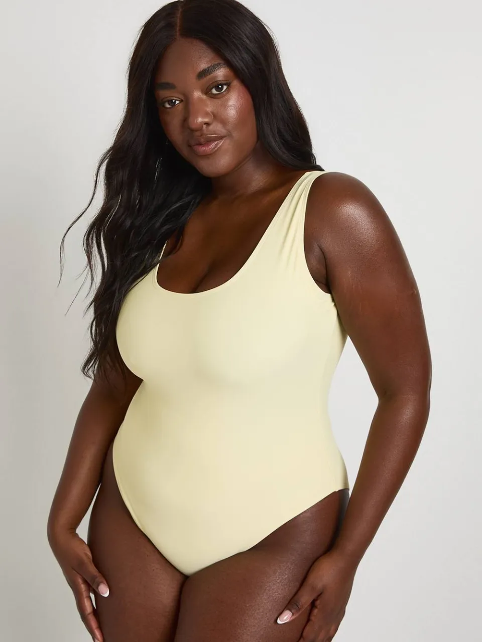 boohoo Dames Plus Essentials Badpak Met Ronde Halslijn Citroen