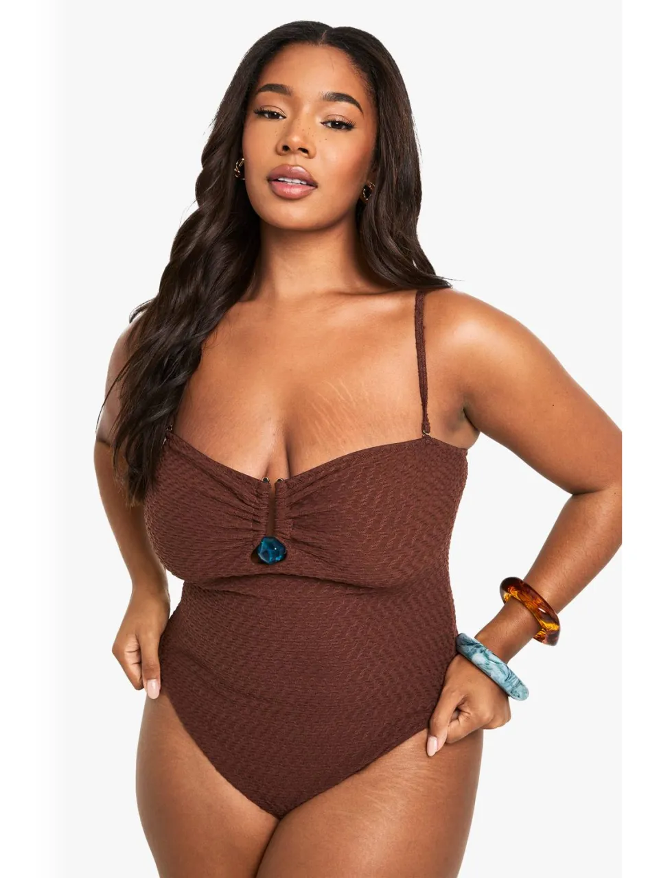 boohoo Dames Plus Crinkle Gem Trim Bandeau Badpak Chocoladebruin