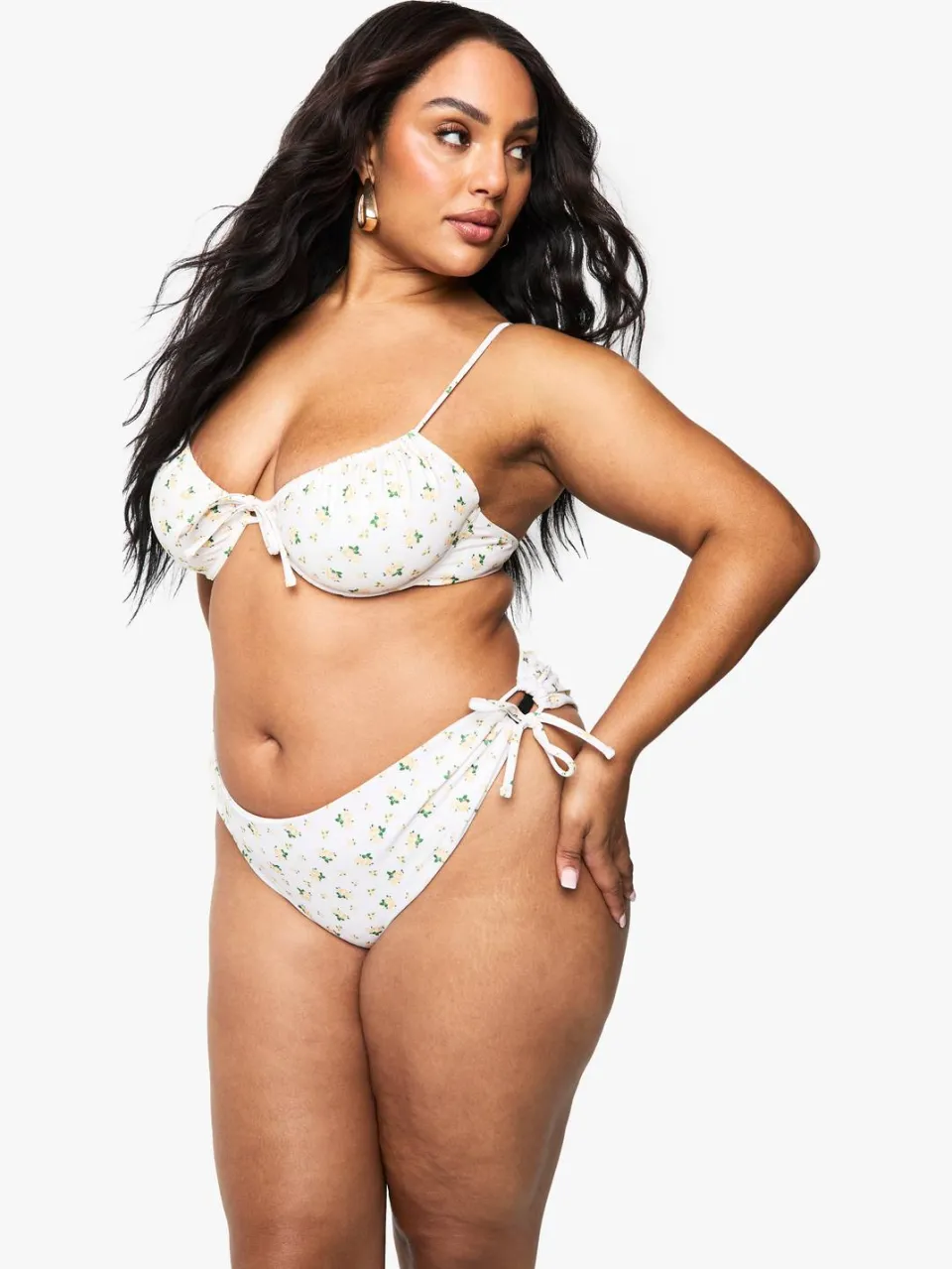 boohoo Dames Plus Ditsy Floral Gerimpte Bum Tie Zij Bikini Slip geel, foto 3