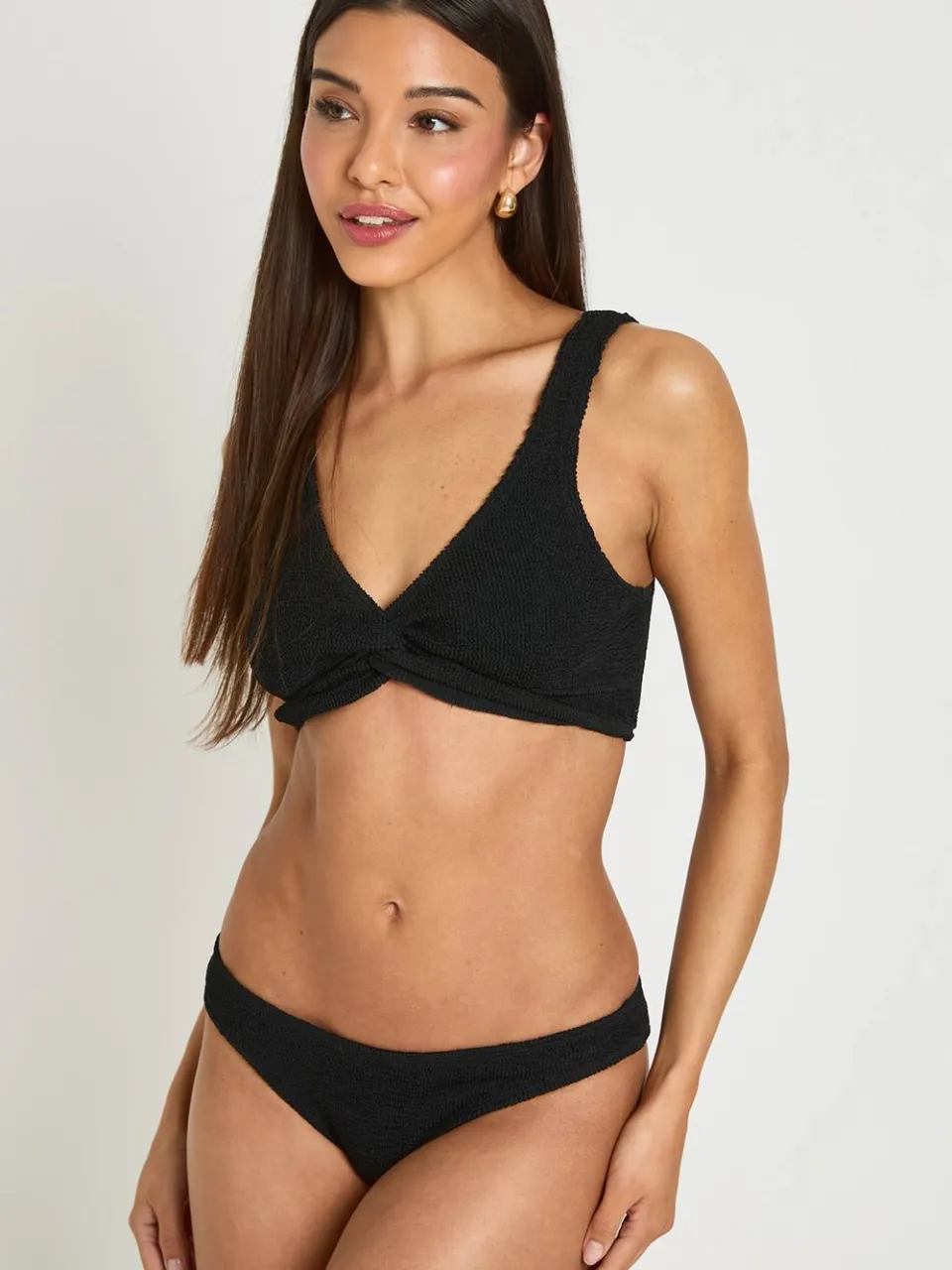 boohoo Dames Premium One Size Fits All Gekreukt Bikini Topje Met Twist Vooraan zwart, foto 3