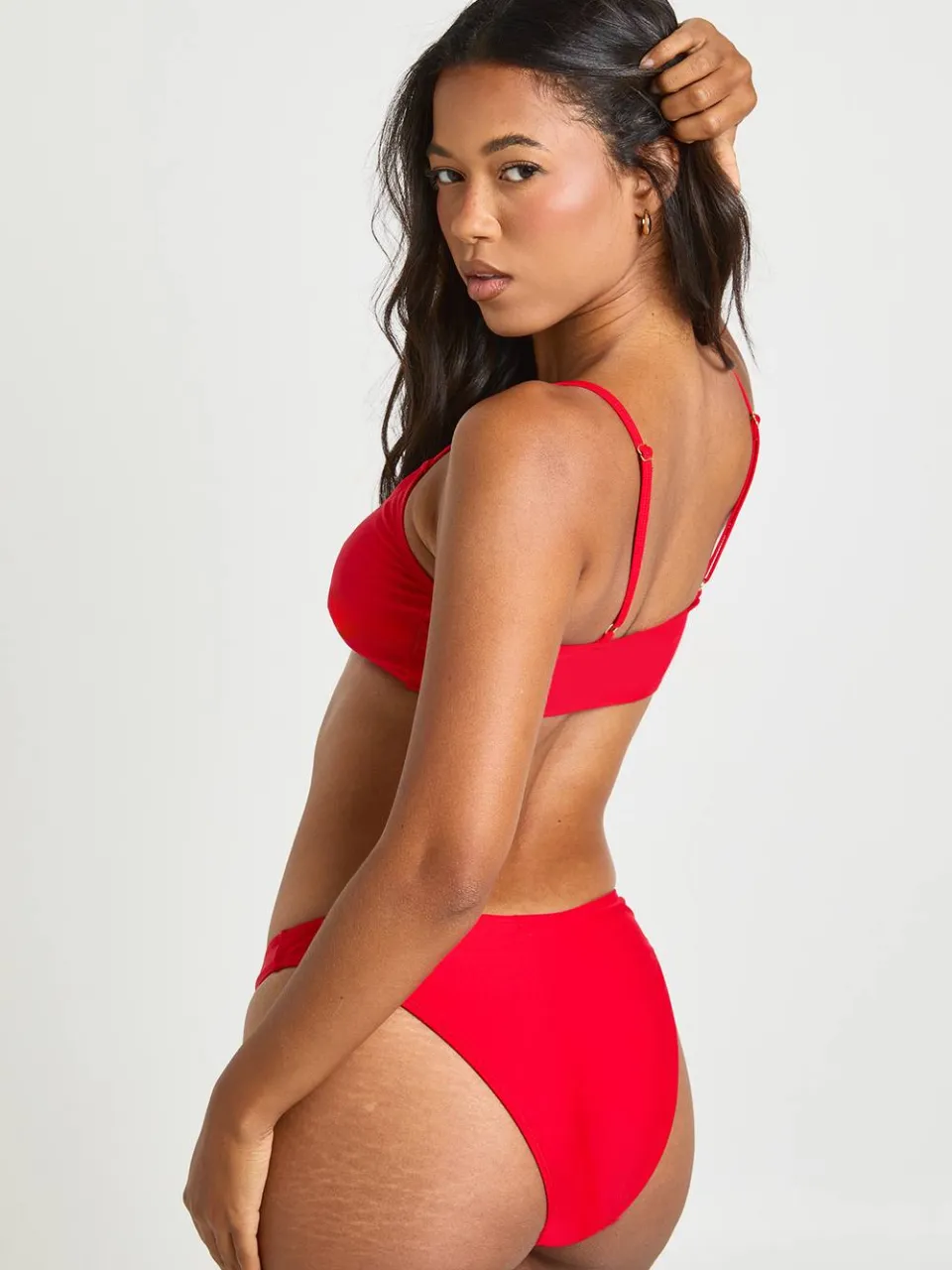 boohoo Dames Essentials Scoop Bikini Top rood, foto 2