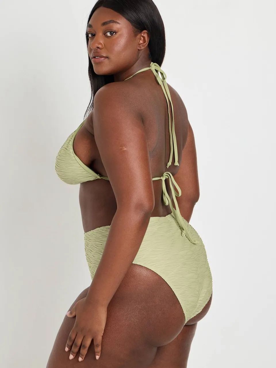 boohoo Dames Plus Gestructureerde Driehoek & Hoge Taille Bikini Set olijf, foto 3