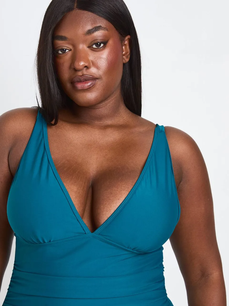 boohoo Dames Plus Buikcontrolerende Badpak Met Diepe Halslijn groenblauw, foto 4