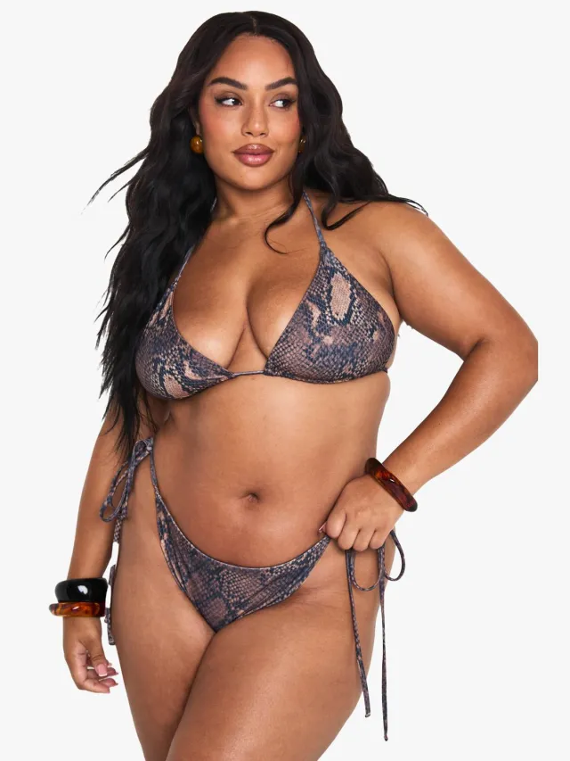 boohoo Dames Plus slangenprint bikini-broekjes met zijveters en driehoekig ontwerp