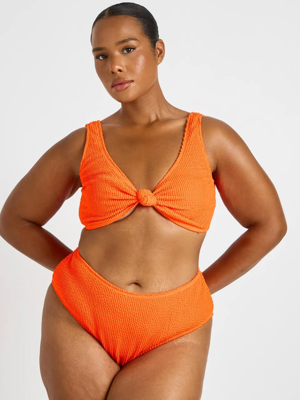 boohoo Dames Plus Crinkle Knoop Top & Hoge Taille Bikini rood, foto 3