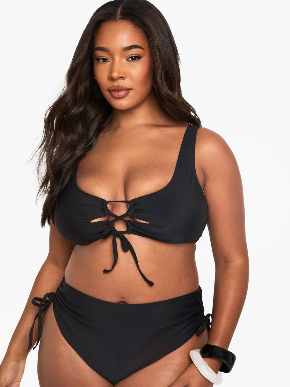 boohoo Dames Plus Bikini Onderbroek met Buikcontrole, Geruched aan de zijkant en hoge taille zwart, foto 3