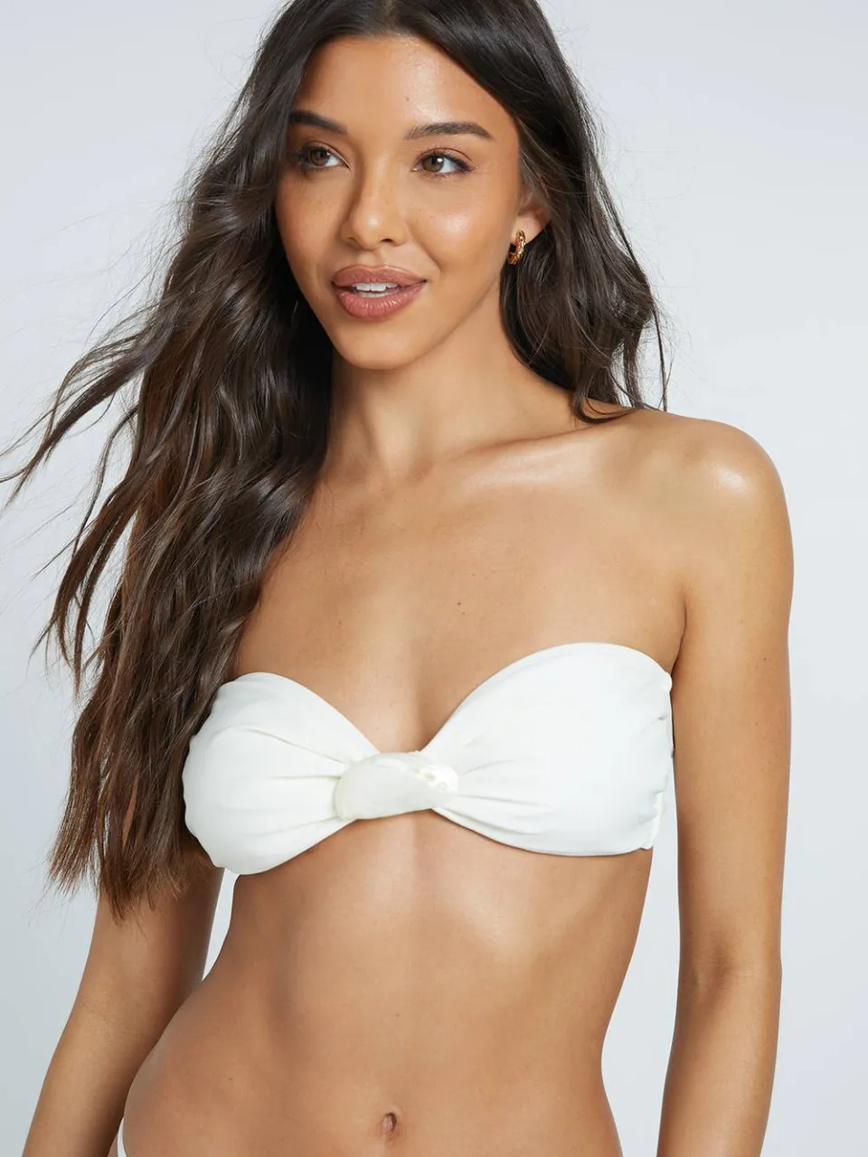 boohoo Dames Schelp Detail Twist Voorkant Bandeau Bikini Set crème, foto 4