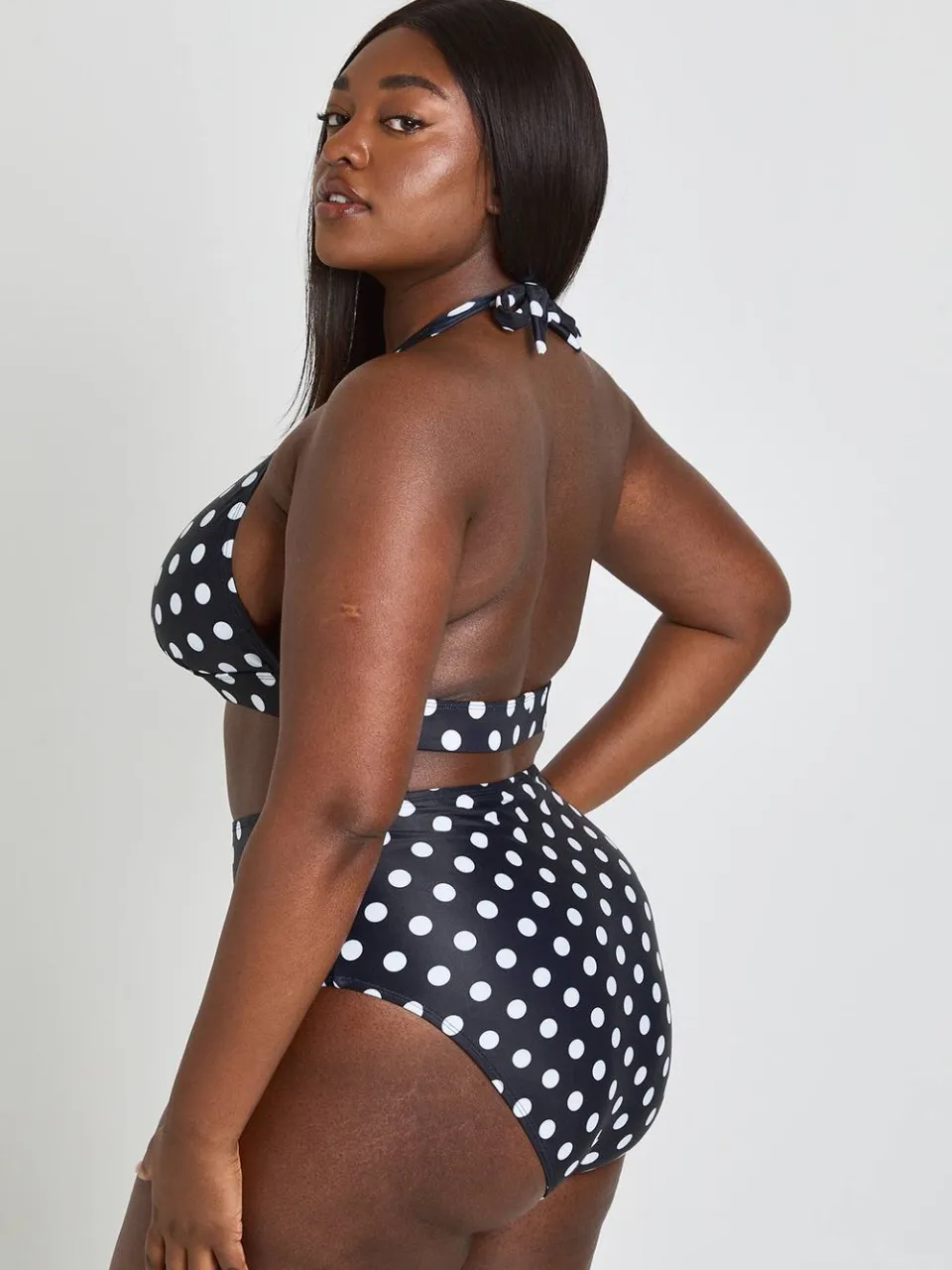 boohoo Dames Plus Polkadot Diepe Halternek Bikini Set zwart, foto 2