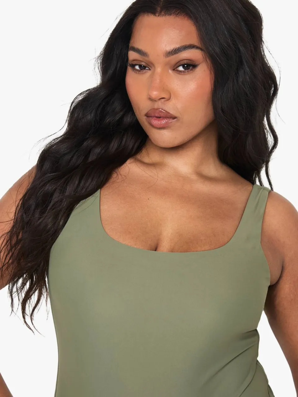 boohoo Dames Plus Swimwear Essentials Badpak met vierkante hals kaki, foto 4