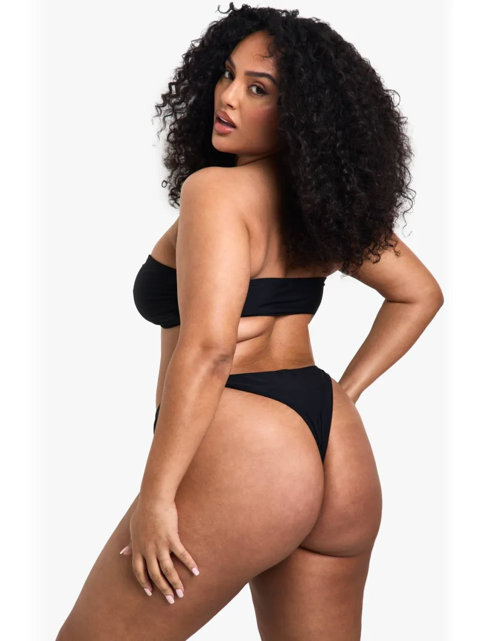 boohoo Dames Plus Zwemkleding Essentials Tanga zwart, foto 2
