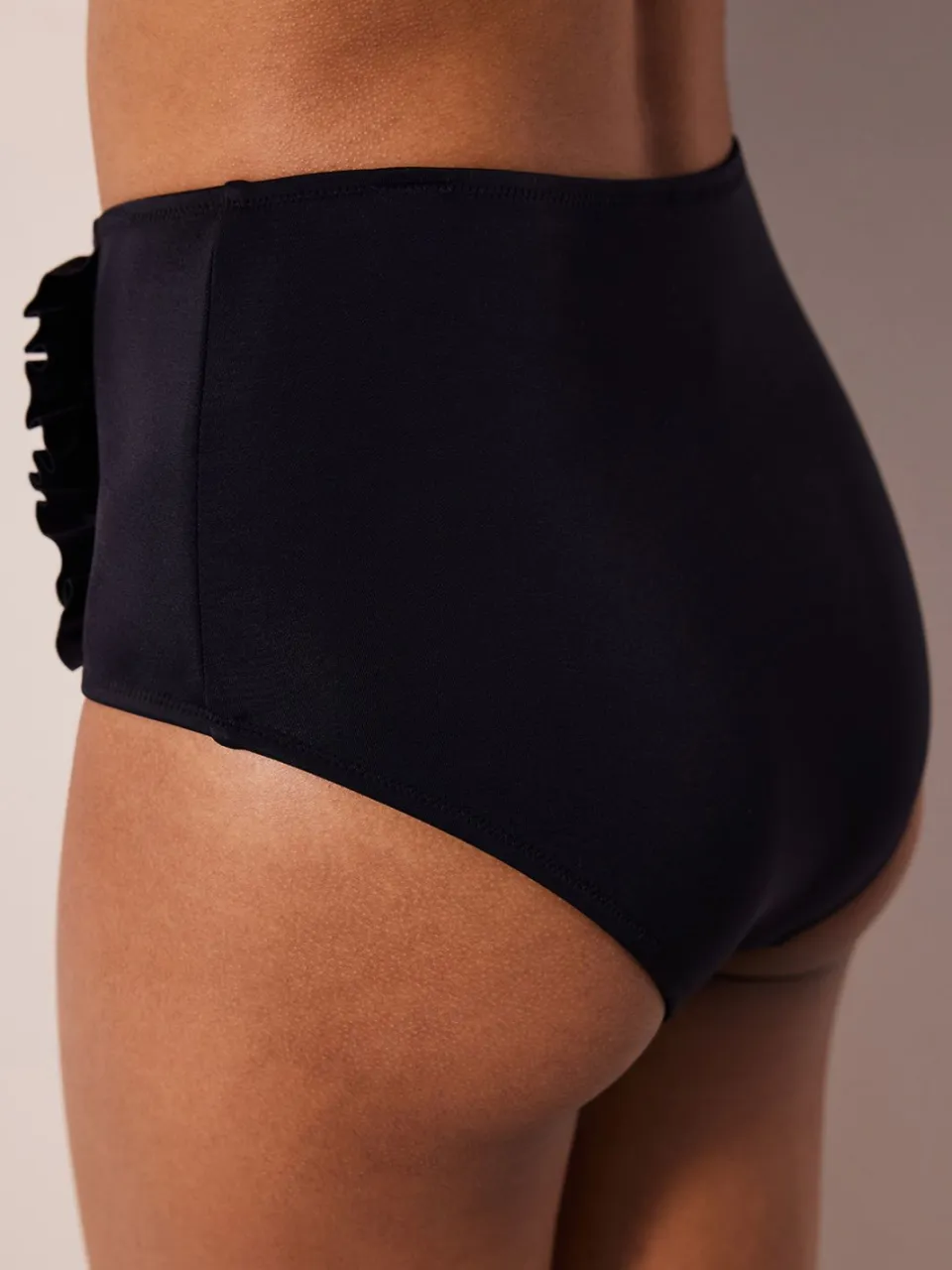 Penti Bikini-slip met hoge taille en ruches zwart, foto 2