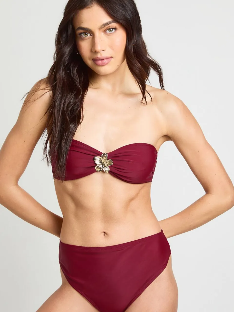 boohoo Dames Goudkleurig Afgewerkte Bandeau Bikinitop En Hoge Taille Bikinibroekje, foto 3