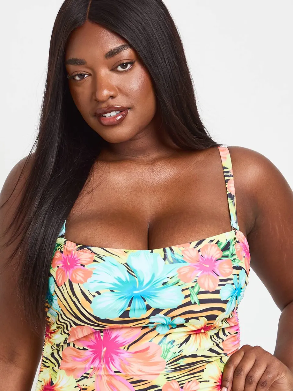 boohoo Dames Plus Badpak Met Tropische Print En Rimpeldetail multicolor, foto 4