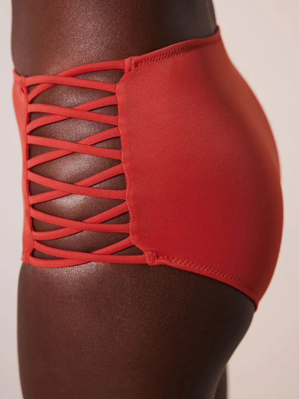 Penti Hoogzwaist Cut-Out Bikini Shorts donkerrood, foto 2