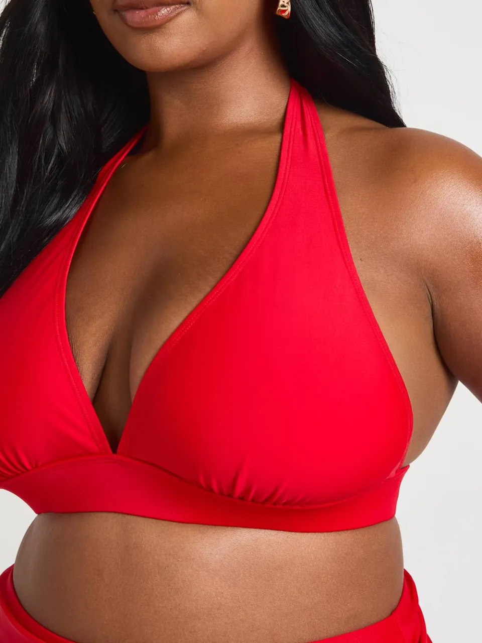 boohoo Dames Plus Essentials Diepe Halter Bikini Top rood, foto 4