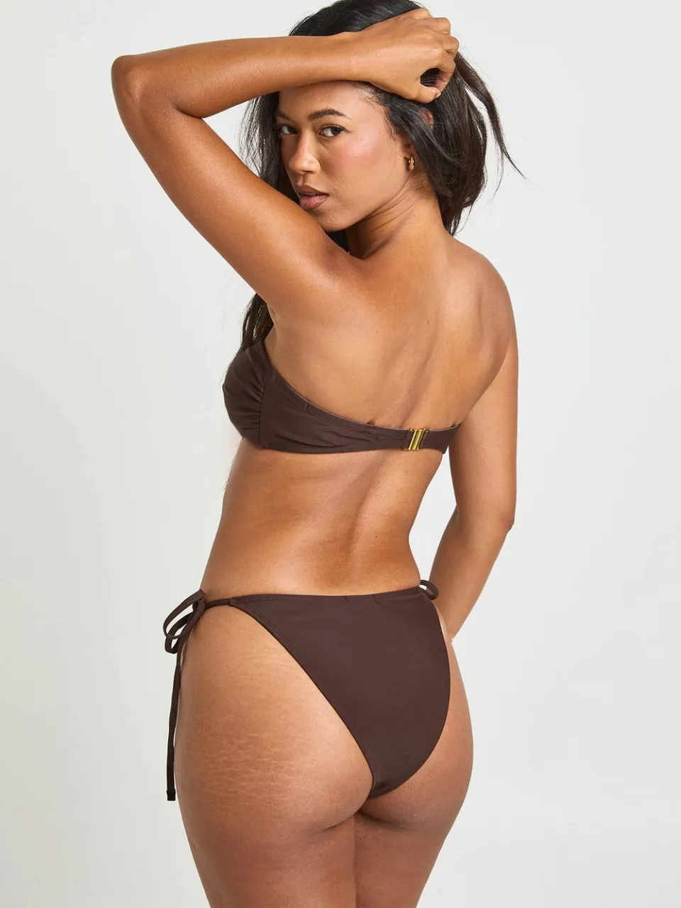 boohoo Dames Knoop Bandeau Bikini Top chocoladebruin, foto 2