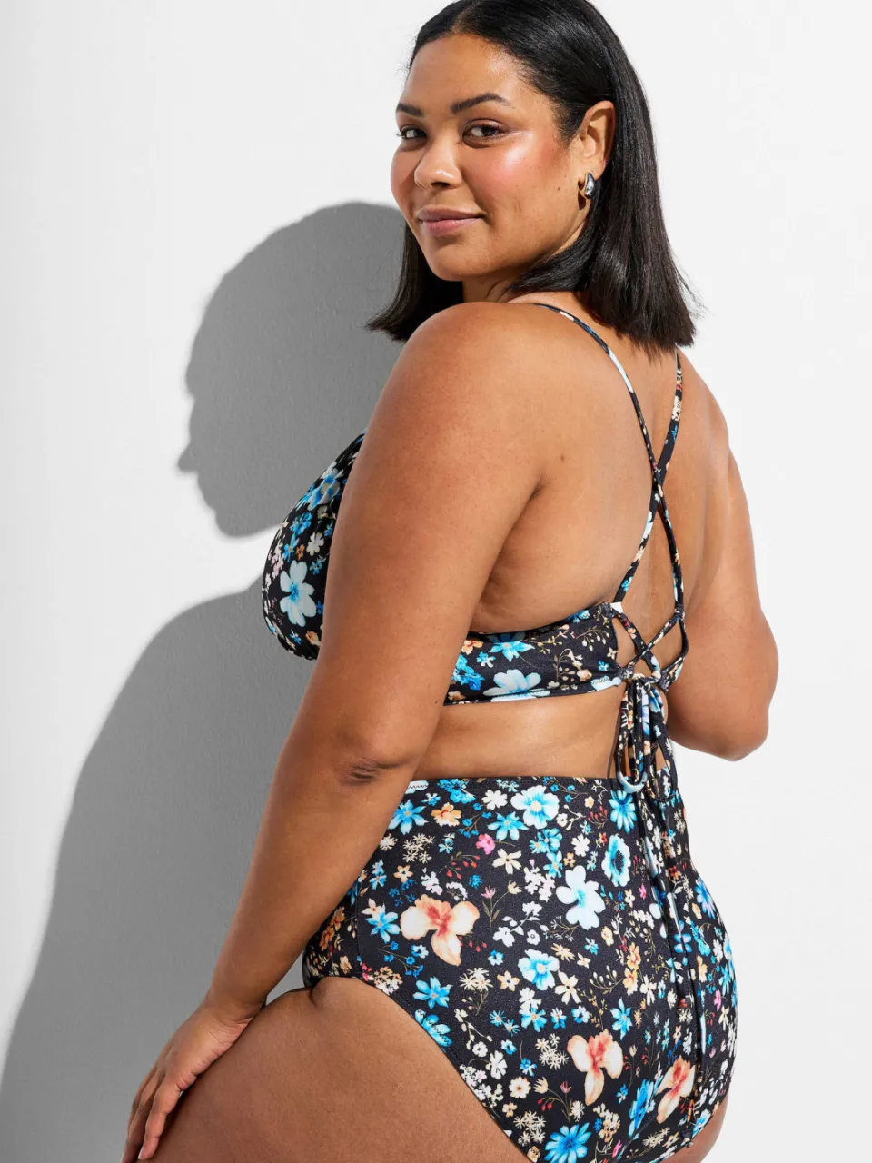 Zizzi CAANNE voorgevormde triangel bikinitop zwart/multi, foto 5