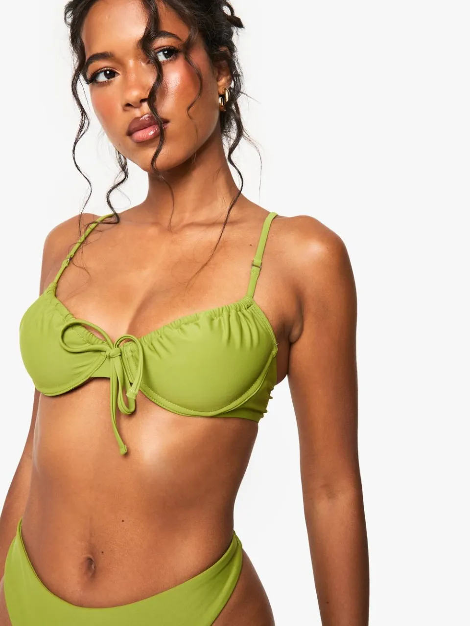 boohoo Dames Swimwear Essentials Bikini Top met beugels olijf, foto 4