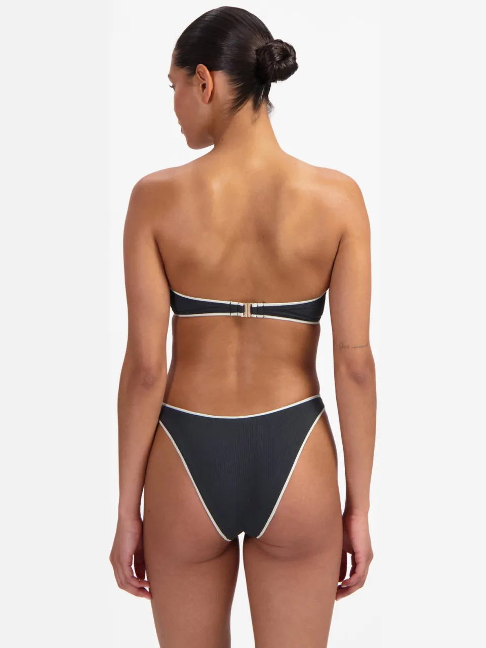 Beachlife voorgevormde strapless bandeau bikinitop zwart/ecru, foto 3