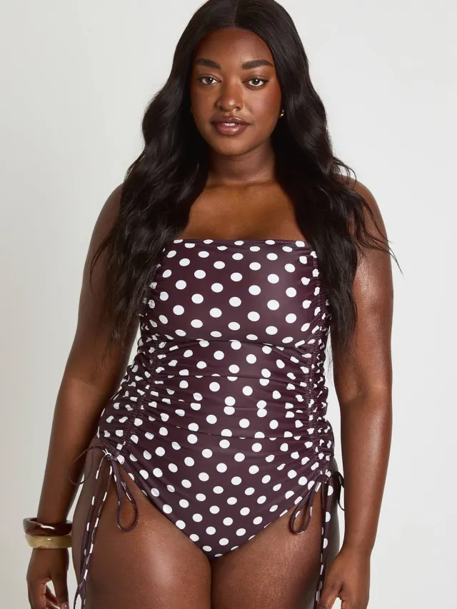 boohoo Dames Plus Polkadot Badpak Met Rimpeldetail chocoladebruin, foto 3