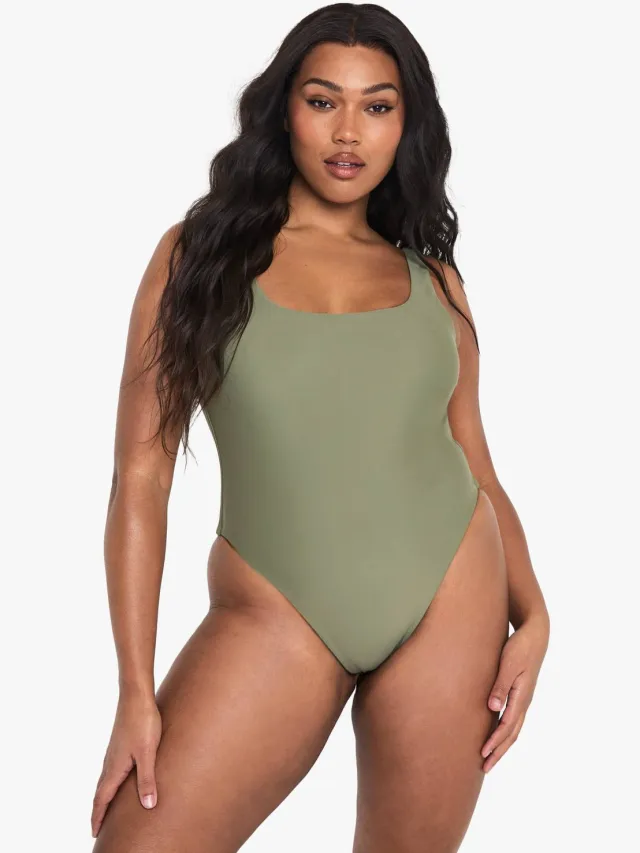 boohoo Dames Plus Swimwear Essentials Badpak met vierkante hals Kaki