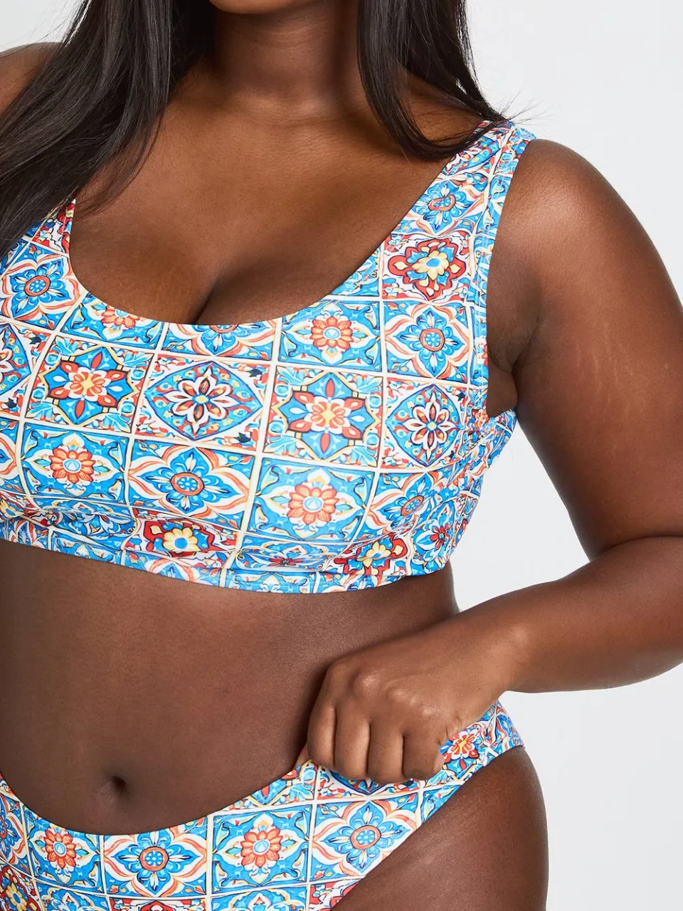 boohoo Dames Plus Tegelprint Scoop Bikini Set multicolor, foto 4