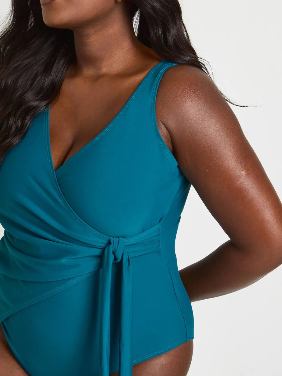 boohoo Dames Plus Buikcontrolerende Badpak Met Wikkeldetail groenblauw, foto 4