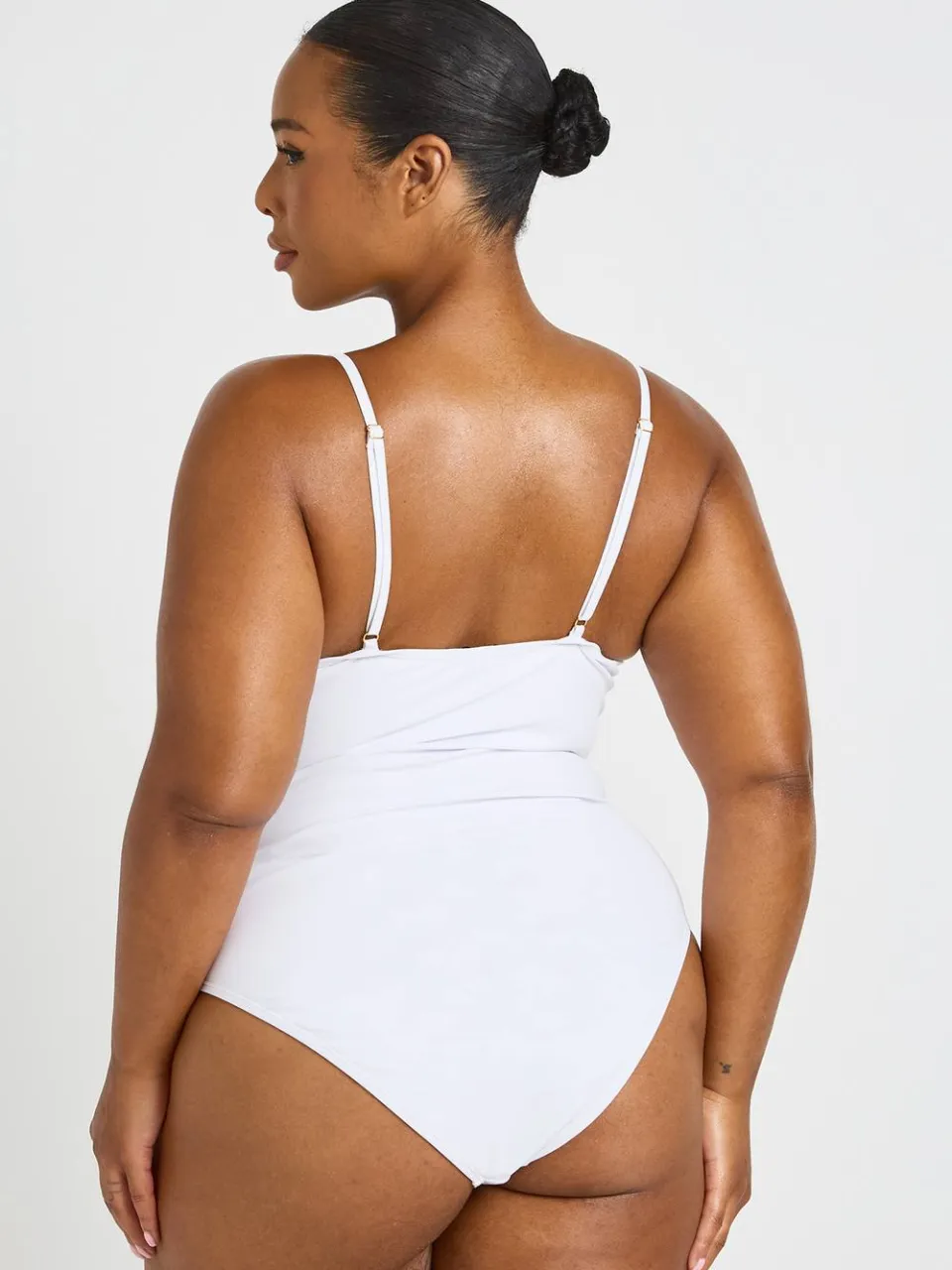 boohoo Dames Plus Badpak Met Ringsierdetail En Ronde Hals wit, foto 3