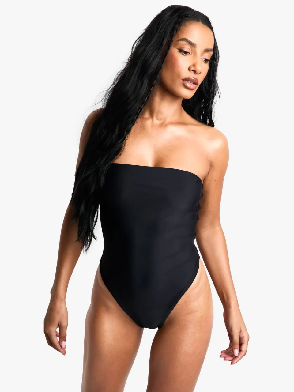 boohoo Dames Petite Badmode Essentials Bandeau Badpak zwart, foto 3