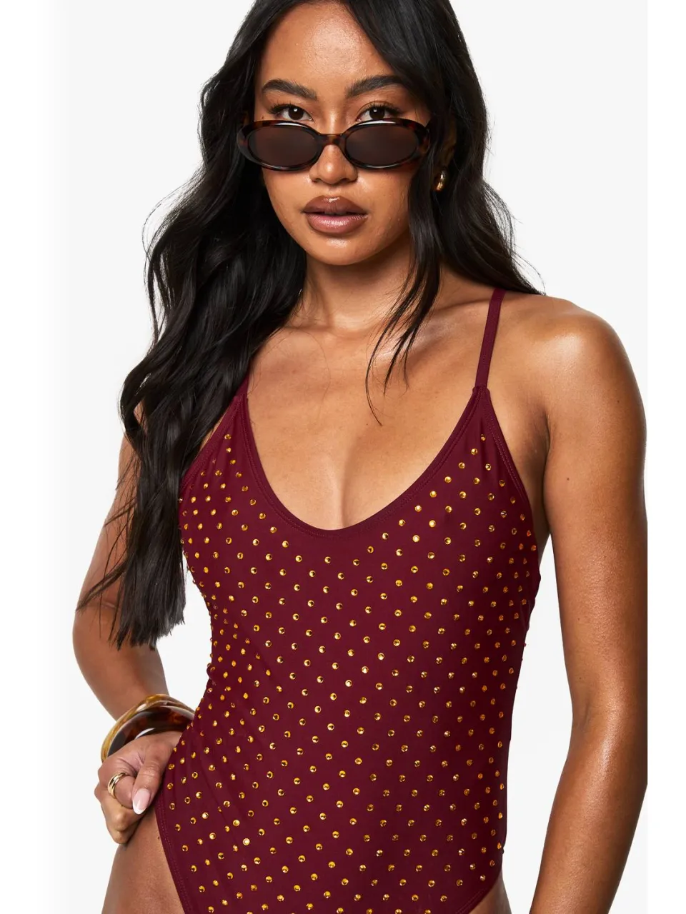 boohoo Dames Premium Swim Hot Fix Diamante Rugloos Badpak bordeaux rood, foto 3