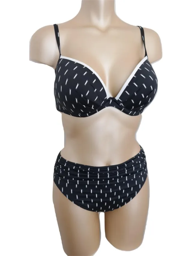 Cyell bikinitop - Silence Black zwart met witte acccenten