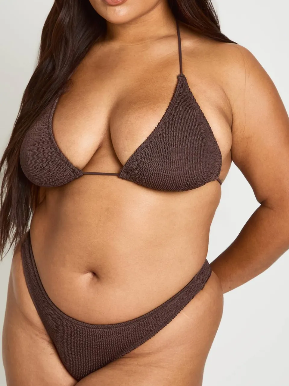 boohoo Dames Premium One Size Fits All Gekreukt Driehoekig Bikinitopje chocoladebruin, foto 4