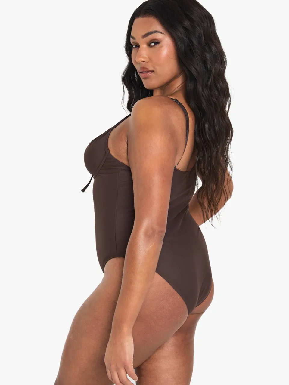 boohoo Dames Plus Zwemkleding Essentials Beugel Badpak chocoladebruin, foto 2