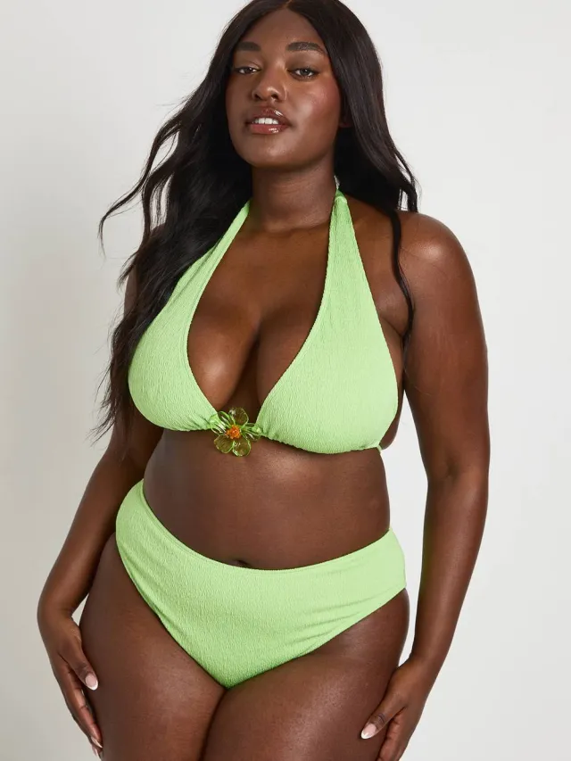 boohoo Dames Plus Bloemenversierde Gestructureerde Driehoekige Bikinitop En Hoge Taille Bikinibroekje Pistache