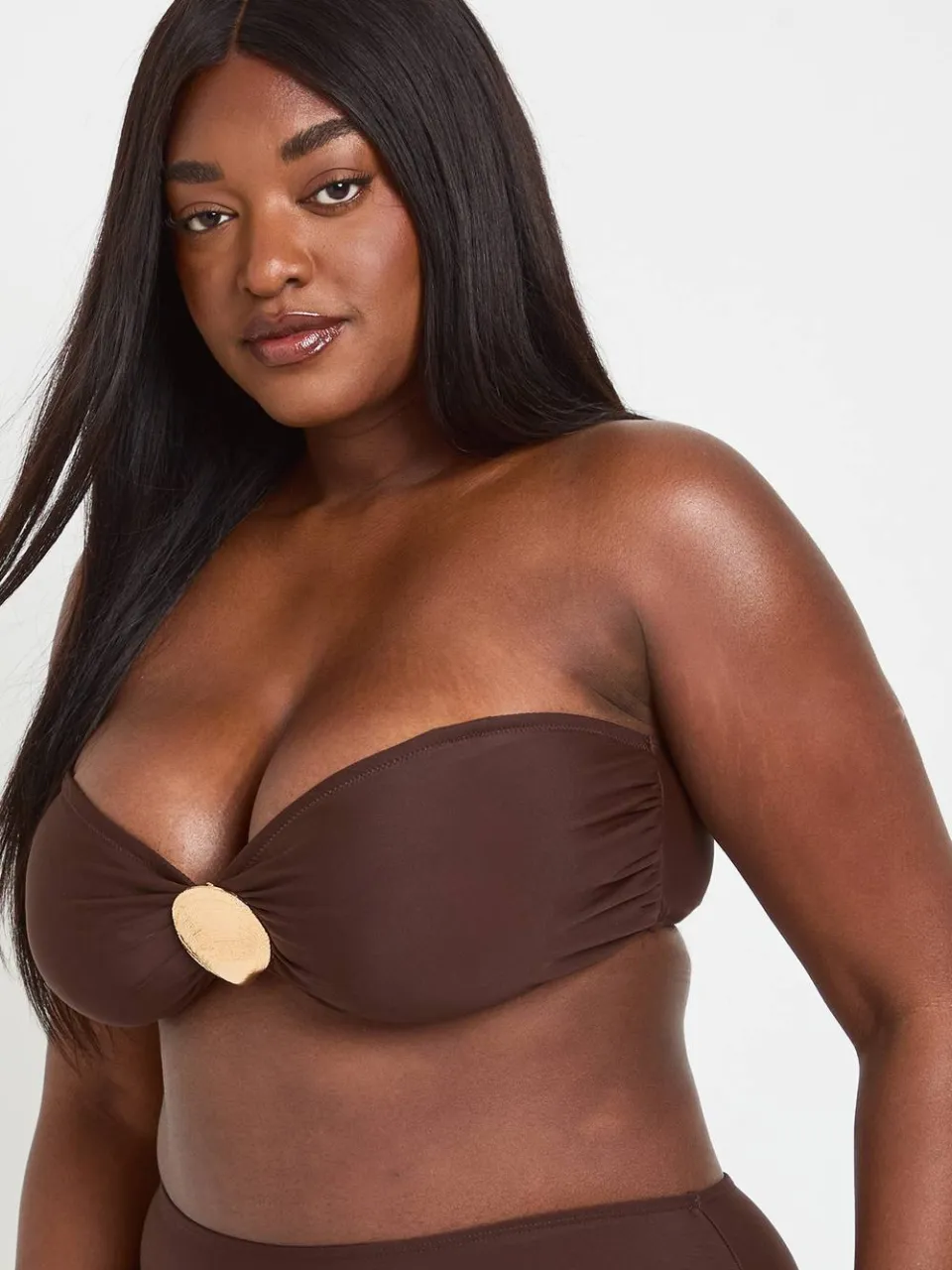 boohoo Dames Plus Size Bandeau Bikinitop Met Schelpendetail En Hoge Taille Bikinibroekje chocoladebruin, foto 2