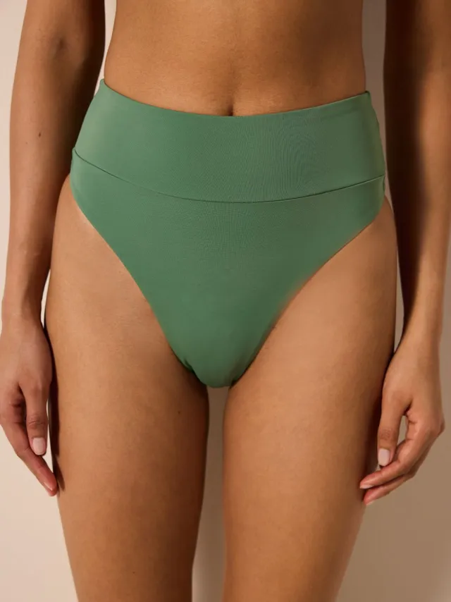 Penti Hooggewaisted Bikini Slip met Hoge Beenuitsnede Saliegroen