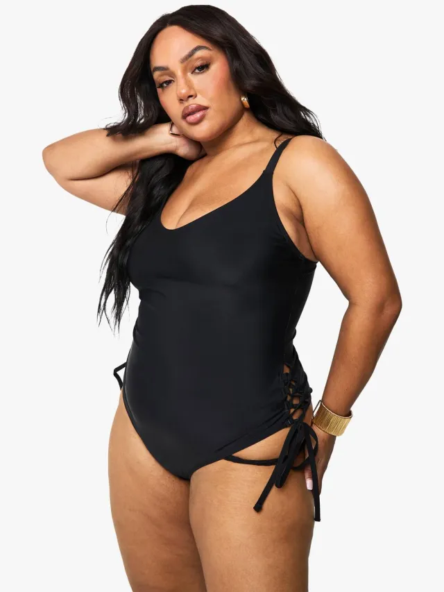 boohoo Dames Plus badpak met buikcontrole en veterdetail Zwart