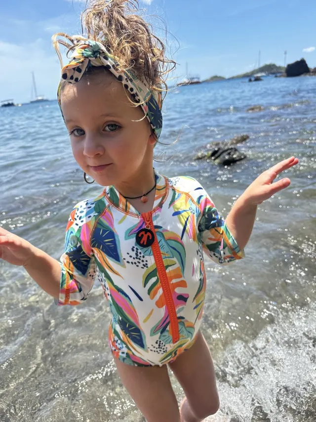 Ducksday Zwempak - voor meisje - UV-werend - UPF50+ - met korte mouwen - Moana - Maat 4 jaar - 98/104 Multicolour, ecru