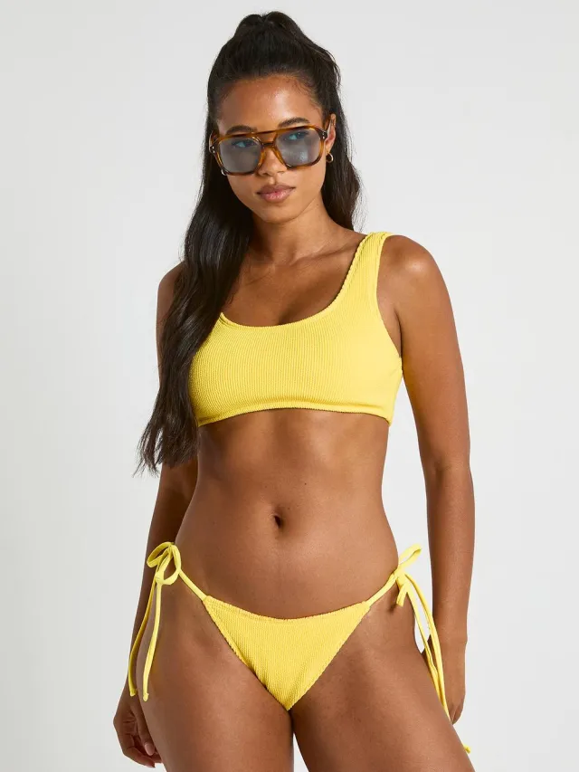 boohoo Dames Gestructureerde Bikini Top Met Ronde Hals Geel