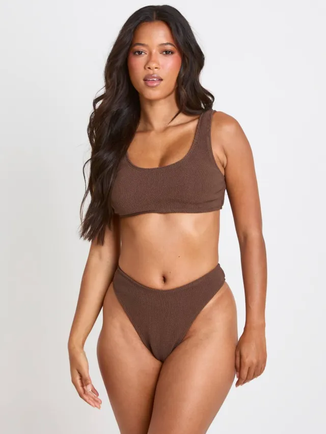 boohoo Dames Getextureerde Bikini Top Met Ronde Hals Chocoladebruin