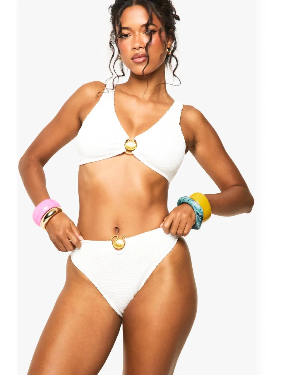 boohoo Dames Shell Trim Crinkle Plunge Bikini Top wit, foto 3