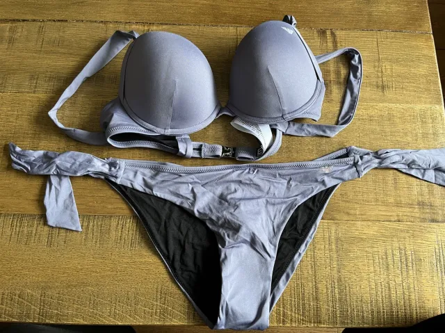 Emporio Armani bikini top maat S en broekje blauw/grijs
