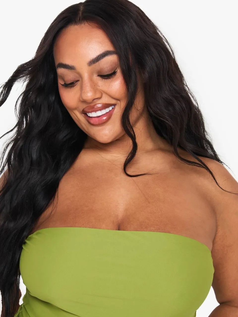 boohoo Dames Plus Bandeau Badpak olijf, foto 4