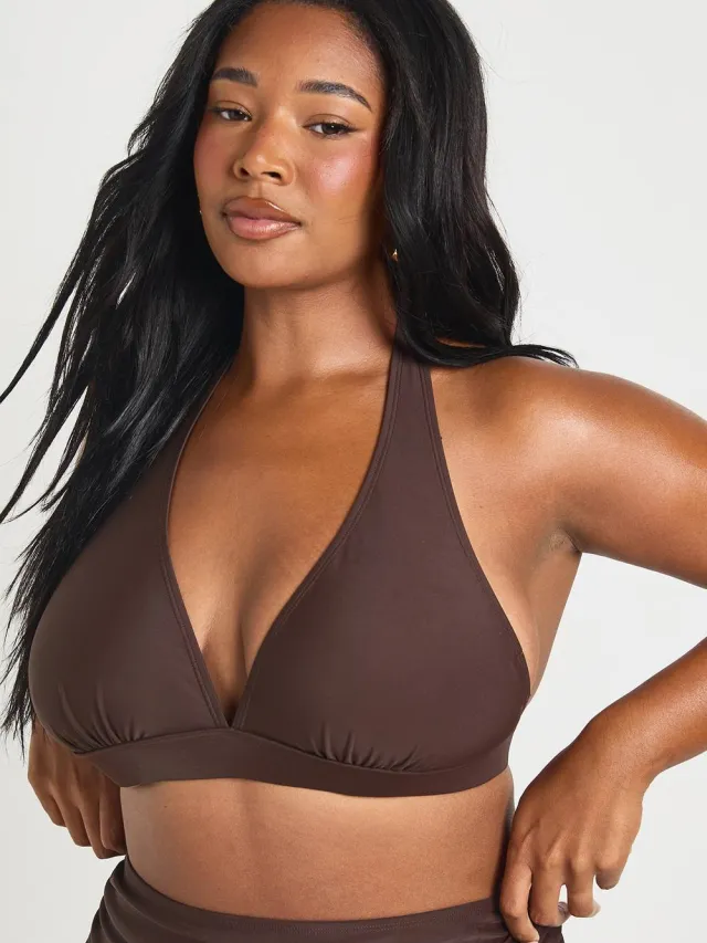 boohoo Dames Plus Essentials Diepe Halter Bikini Top chocoladebruin, foto 3