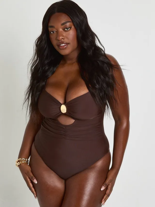 boohoo Dames Plus Badpak Met Uitgesneden Details En Biesjes Chocoladebruin