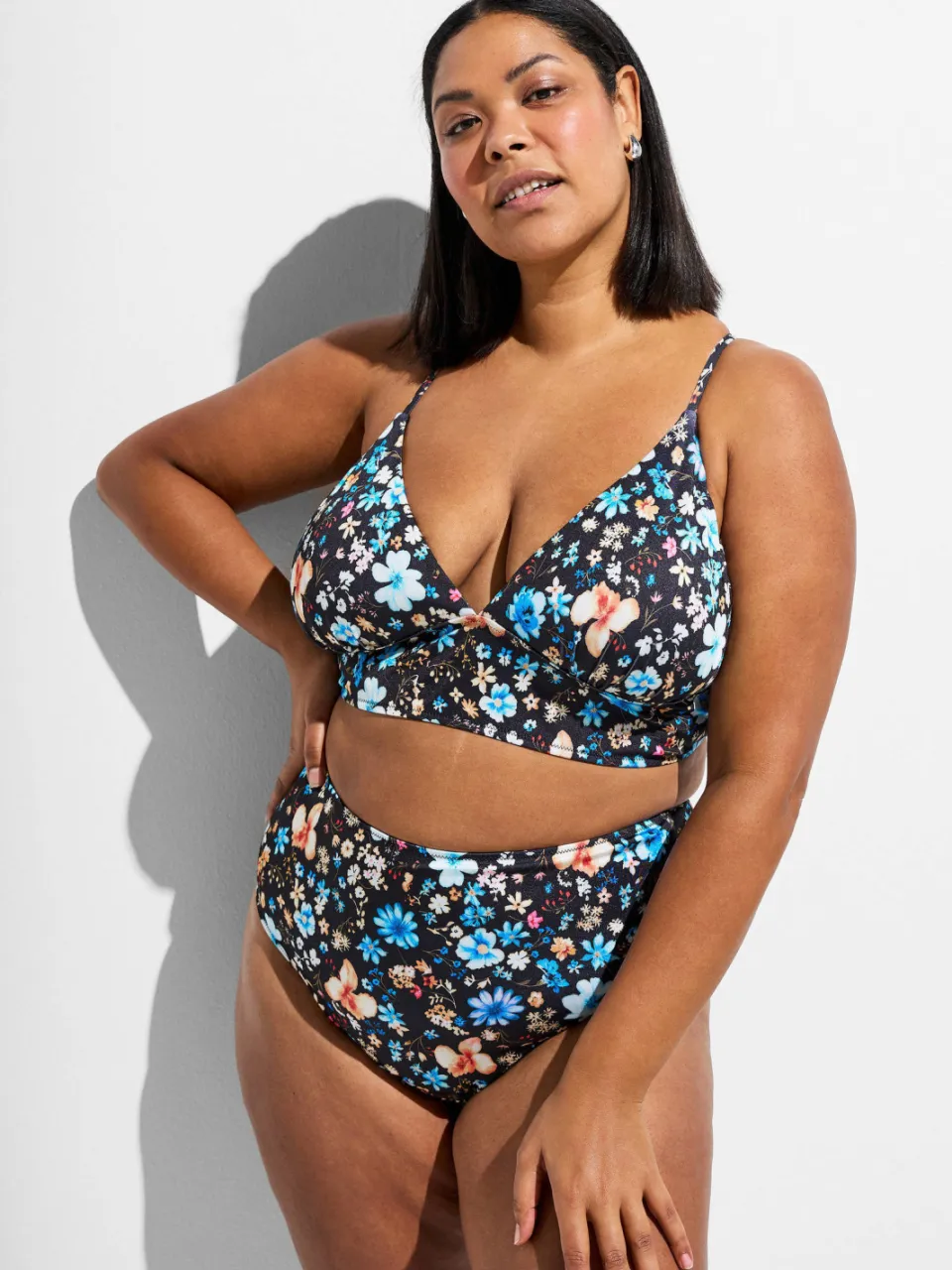 Zizzi CAANNE voorgevormde triangel bikinitop zwart/multi