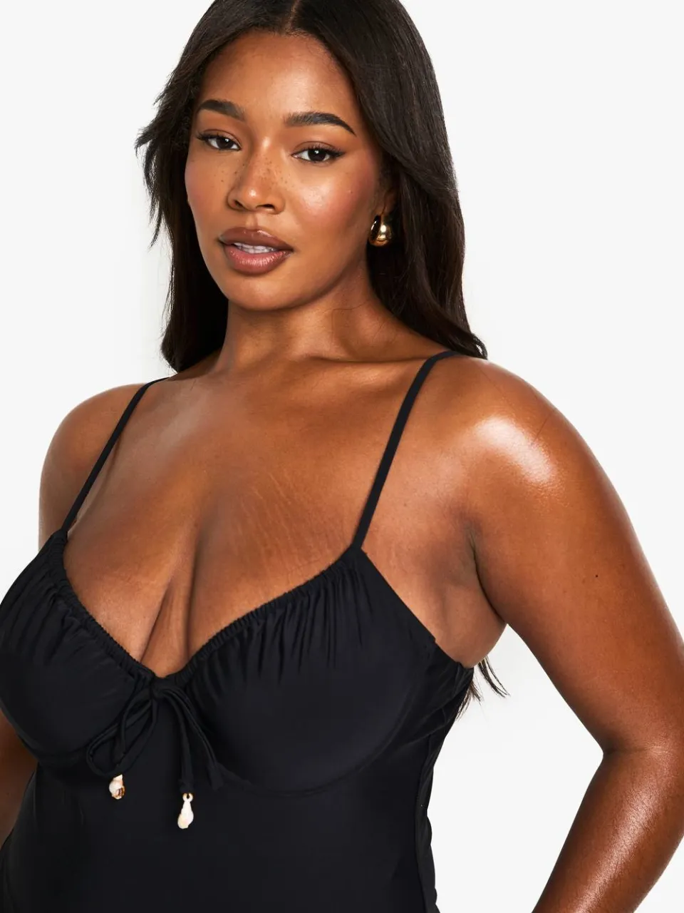 boohoo Dames Badpak met plusmaat, schelptrim, gerimpelde cup en onderwire zwart, foto 3