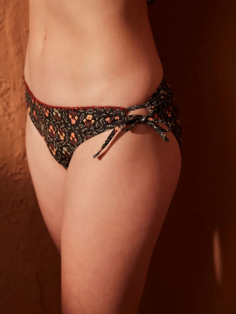 Penti Florale Lage Taille Bikini Bottoms Met Ooglet Detail veelkleurig, foto 2