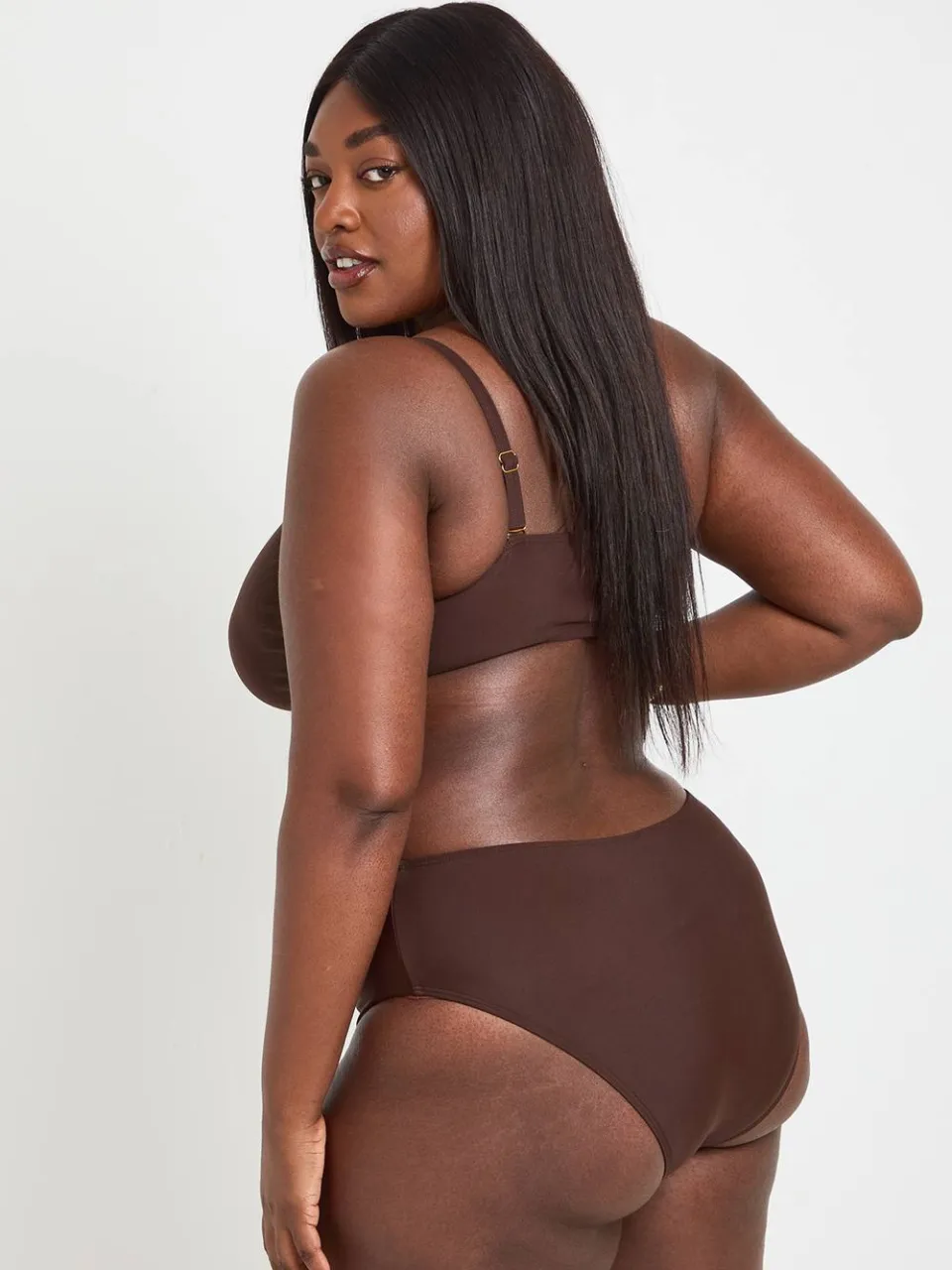 boohoo Dames Plus Size Bandeau Bikinitop Met Schelpendetail En Hoge Taille Bikinibroekje chocoladebruin, foto 3